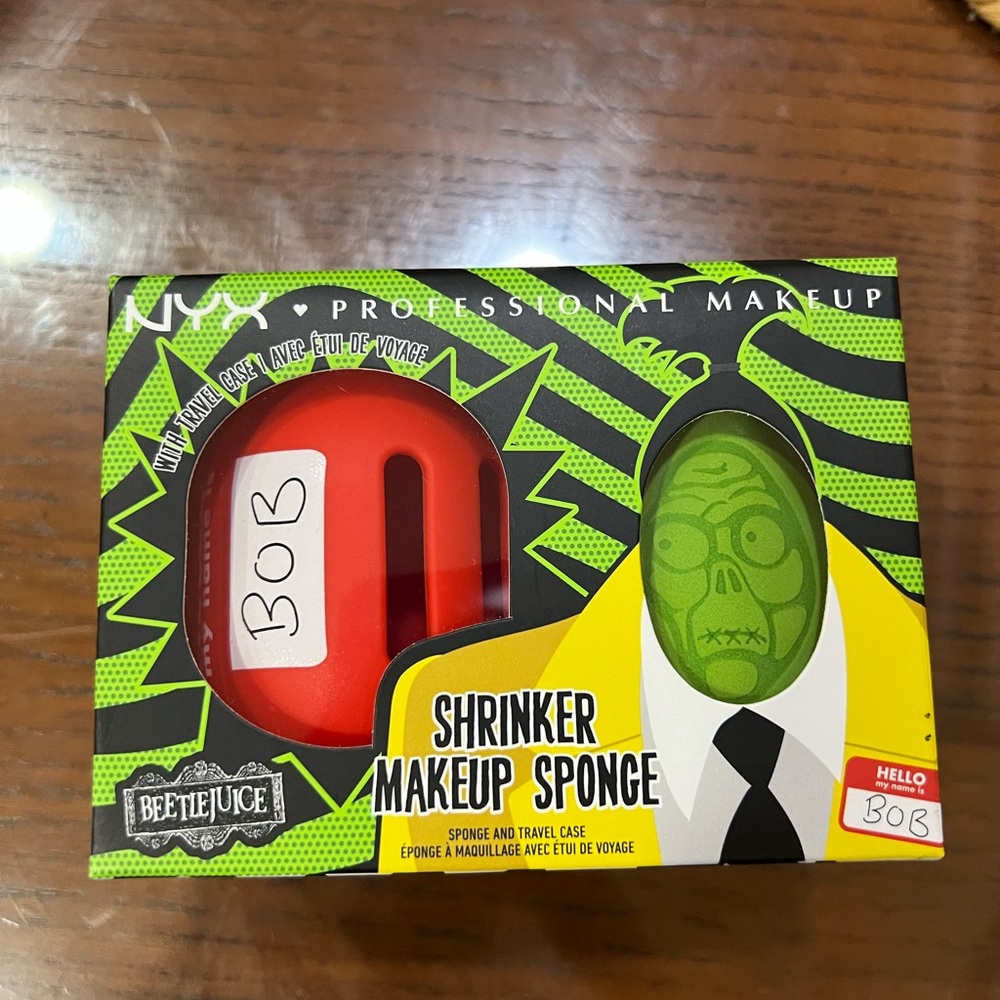Nyx Cosmetic Shrinker beauty sponge & travel case